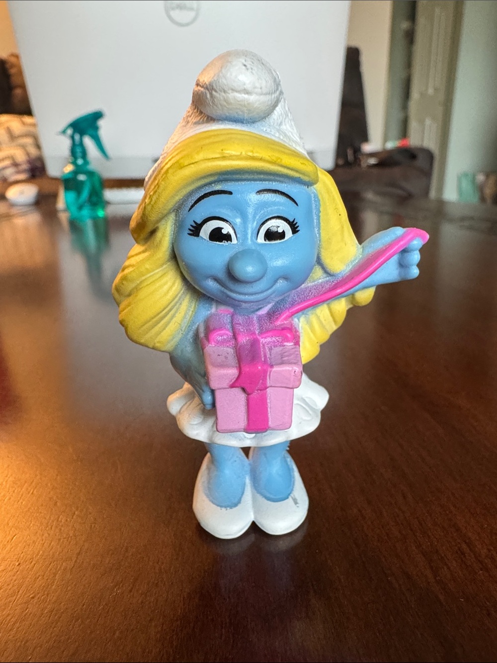 McDonald’s 2013 Smurfette Figure with Pink Gift - The Smurf Movie